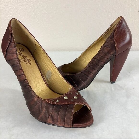 Seychelles Satin/Leather Embellished Peep Toe Heel - Picture 6 of 8